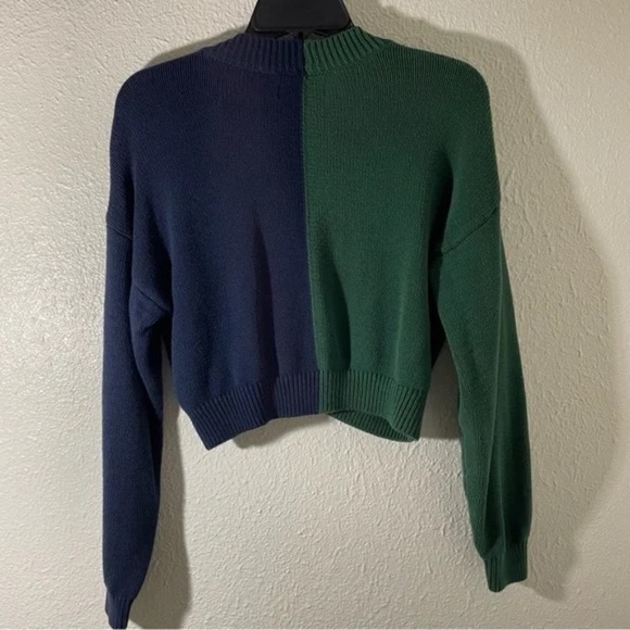 Hollister color-block cropped button-up cardigan - Picture 3 of 3